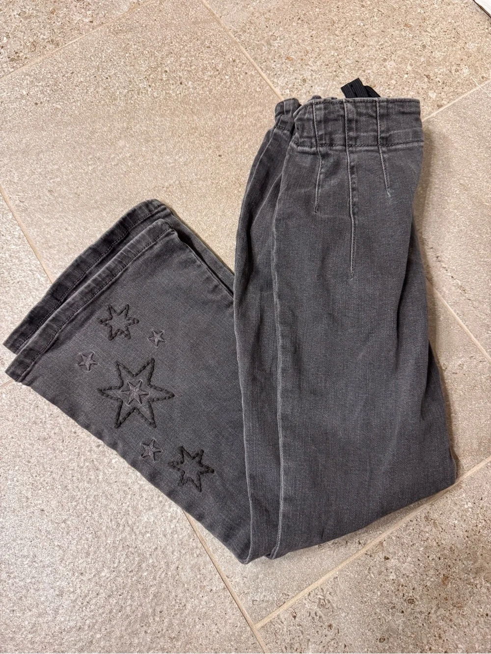 Girls Charcoal Gray Embroidered Star Jeans